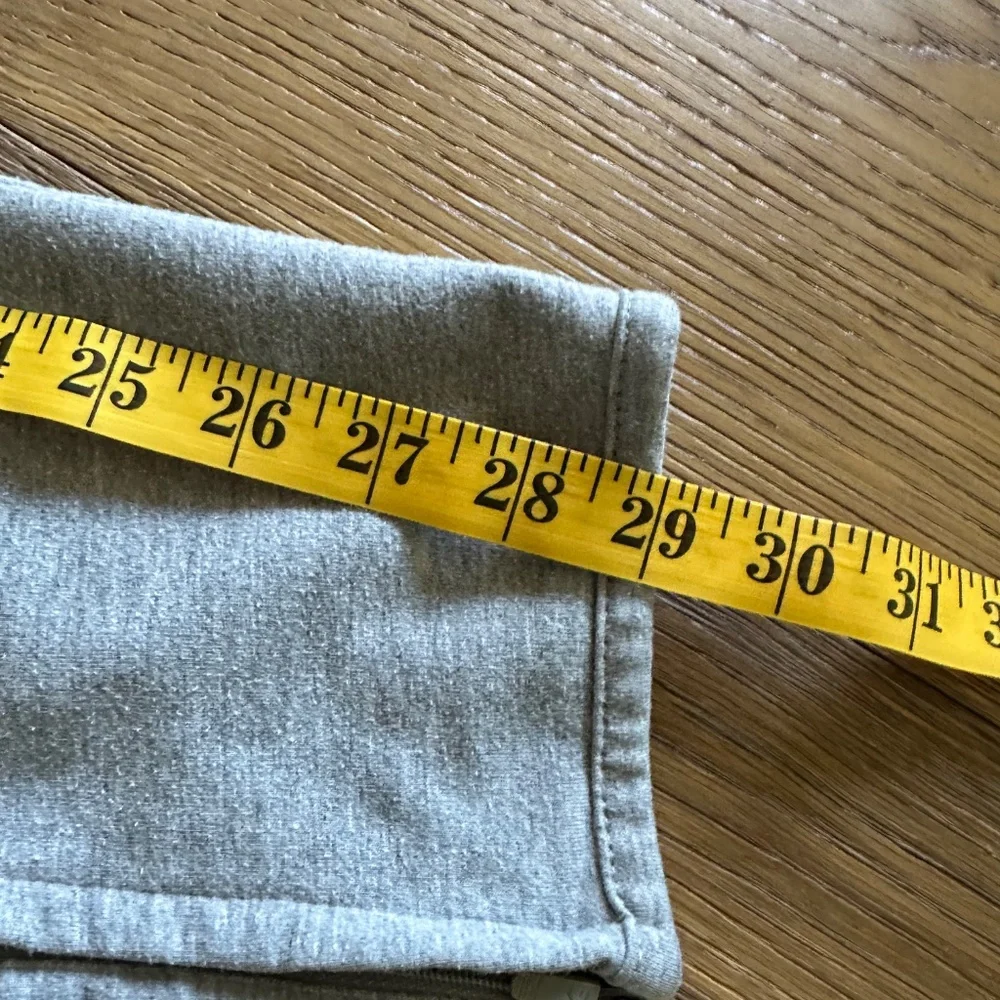 Gymshark Grey Tapered Jogger Sweatpants Men’s Size L